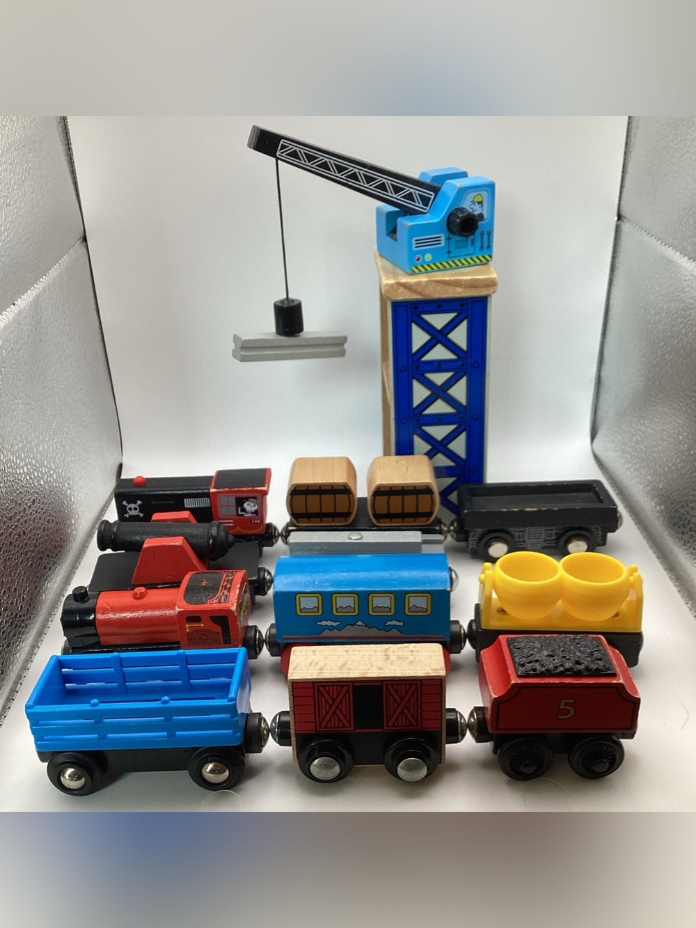 Thomas BRIO Wooden Railway Mixed Lot 11 Train Cars + Blue Crane